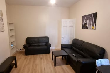 2 bed flat, Simonside Terrace, Heaton, Newcastle, NE65JY - Image 4
